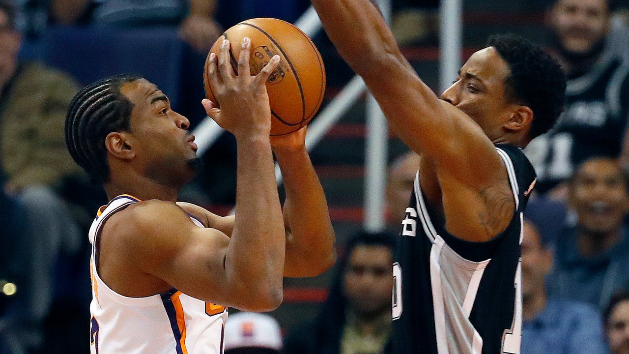 T.J. Warren scores 27 points, Suns beat Spurs 116-96